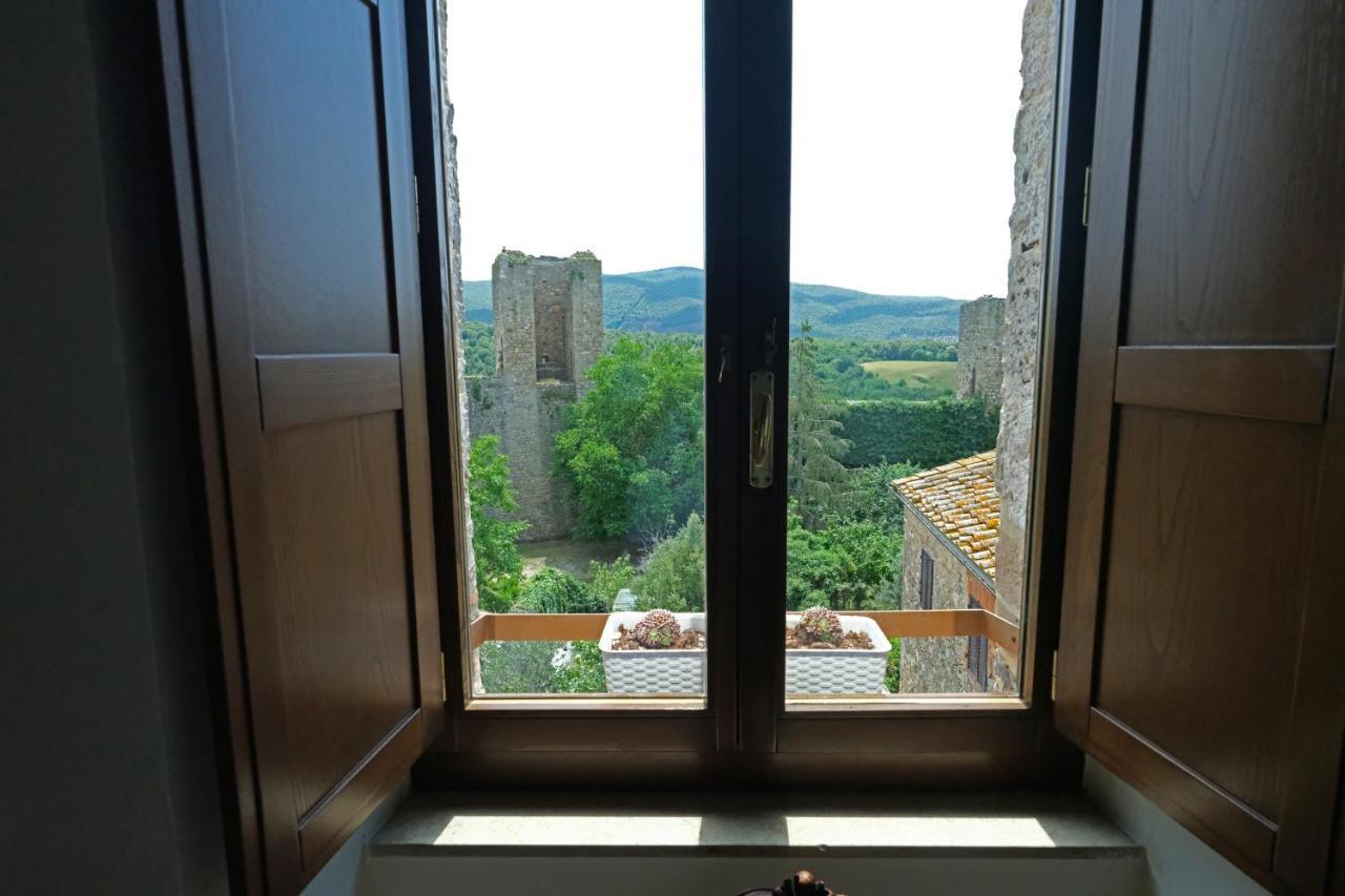 Rooms And Wine Al Castello Monteriggioni Luaran gambar