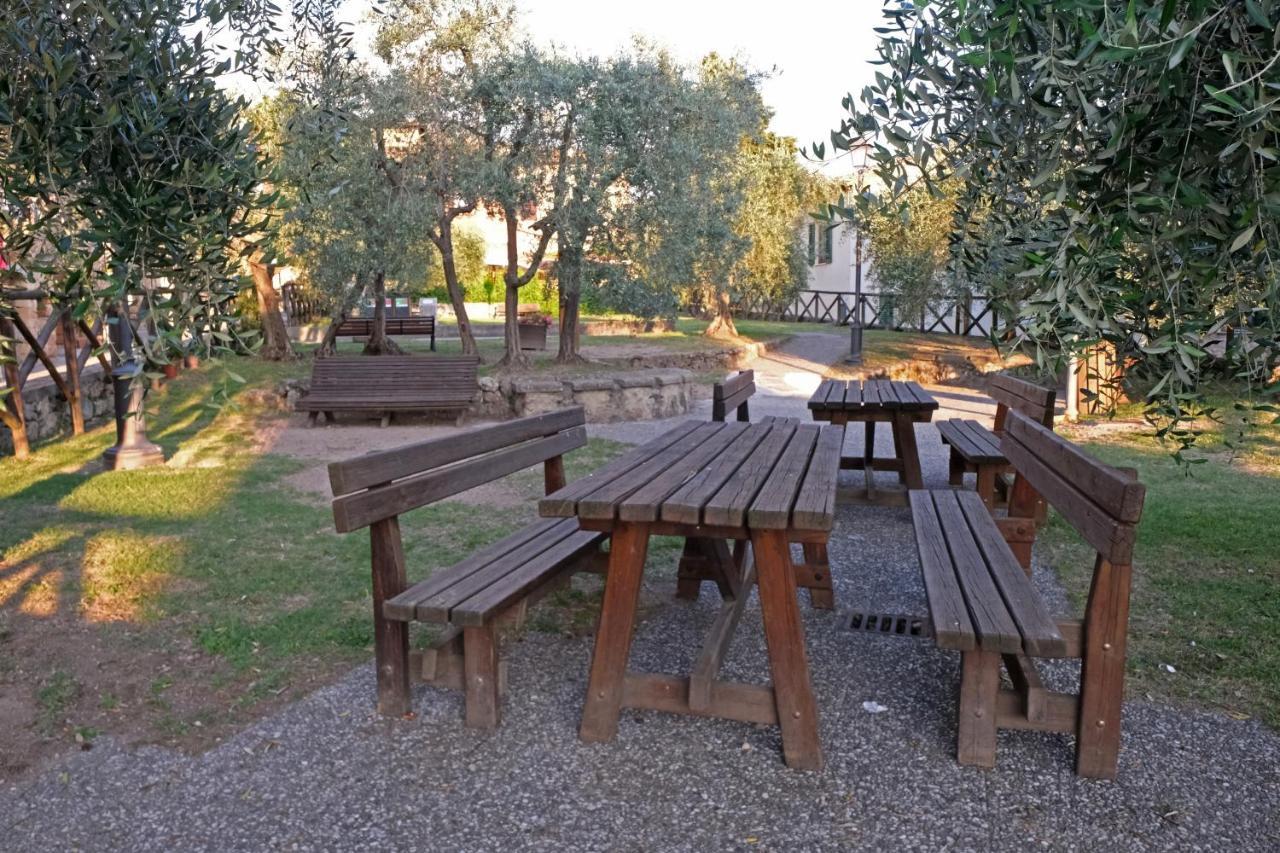 Rooms And Wine Al Castello Monteriggioni Luaran gambar