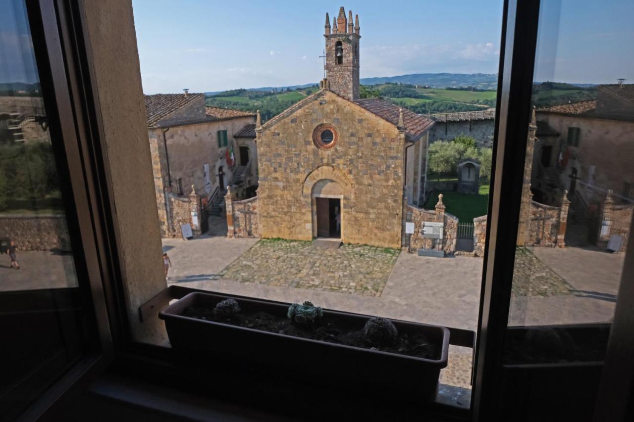 Rooms And Wine Al Castello Monteriggioni Luaran gambar