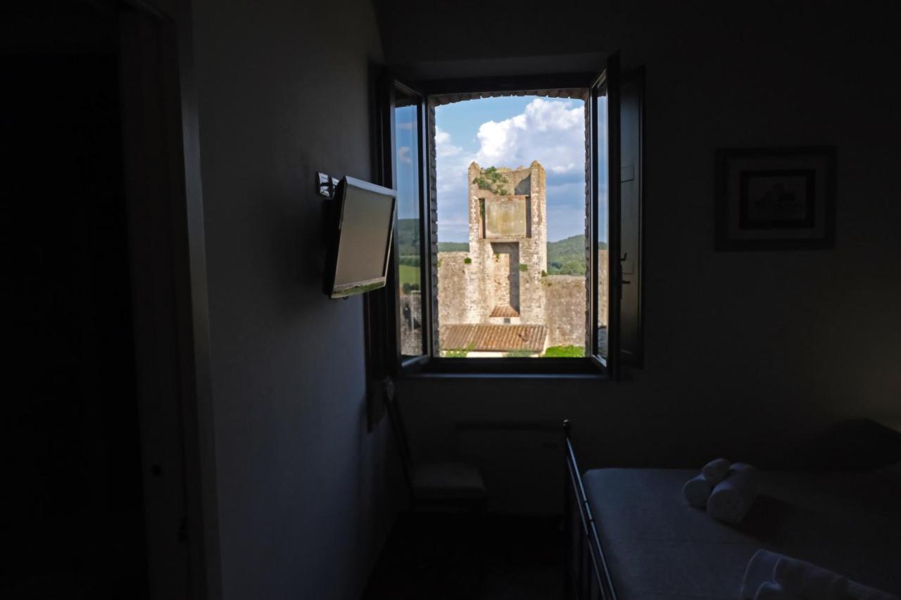Rooms And Wine Al Castello Monteriggioni Luaran gambar