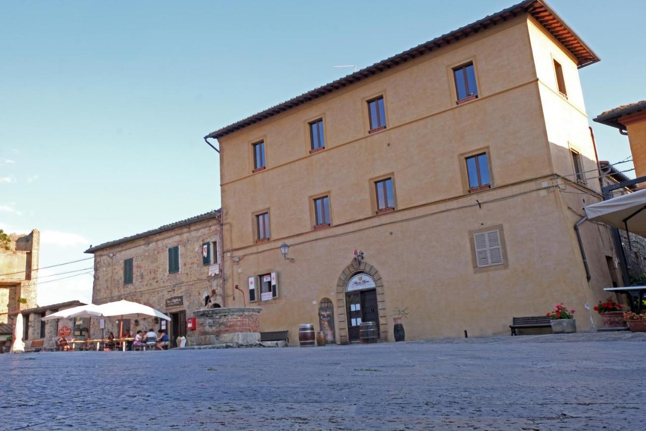 Rooms And Wine Al Castello Monteriggioni Luaran gambar