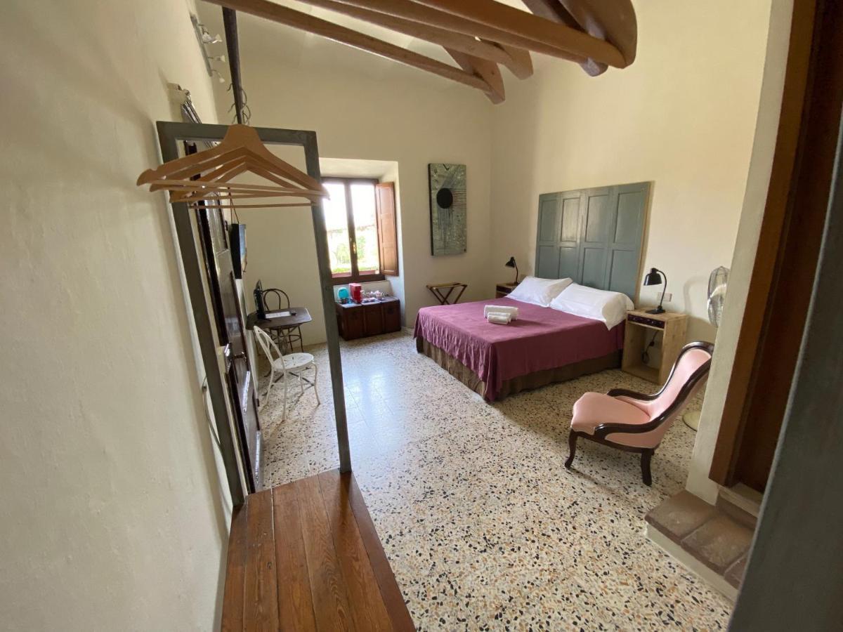 Rooms And Wine Al Castello Monteriggioni Luaran gambar