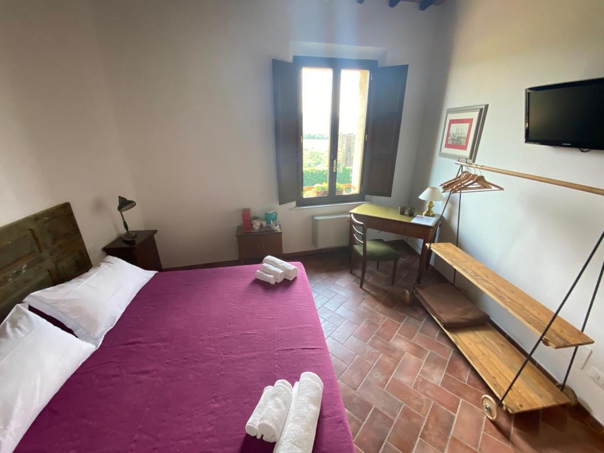 Rooms And Wine Al Castello Monteriggioni Luaran gambar