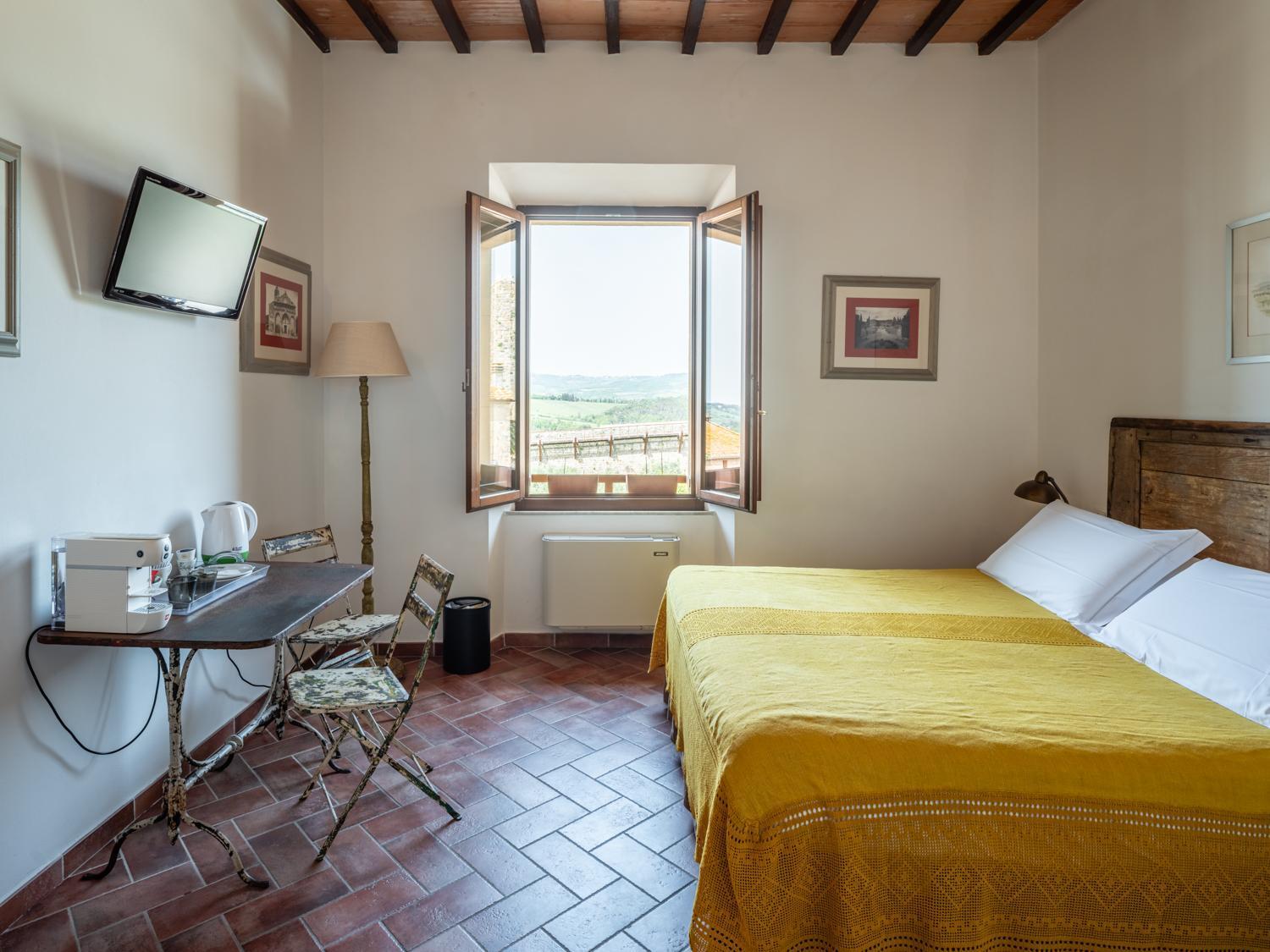 Rooms And Wine Al Castello Monteriggioni Luaran gambar